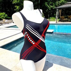 ‼️SALE‼️ NWT Sporty soft Cup Sunflair Swimsuit Size 10 Medium